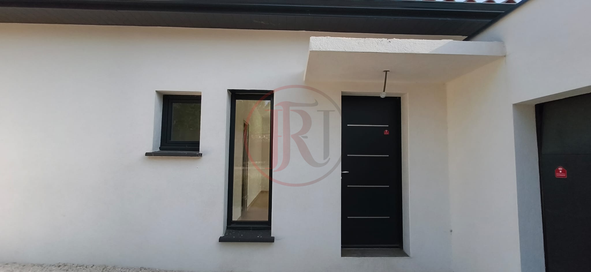 MAISON 93 M2 4 PIECES AVEC PISCINE CANAULES ET ARGENTIERES